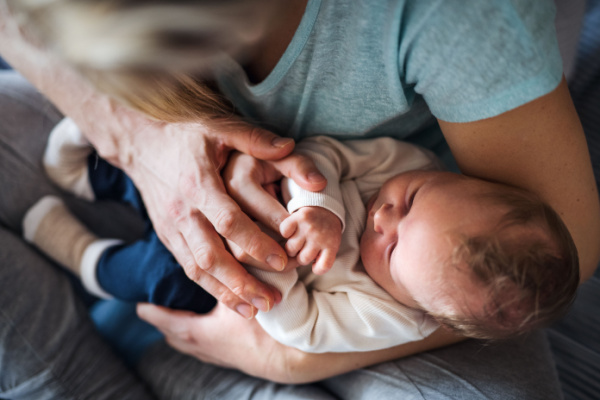 You are currently viewing Congés maternité et paternité : une info importante concernant vos indemnités !