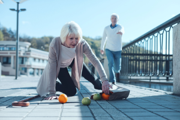 Lire la suite à propos de l’article Professionnels de santé : un guide sur la prévention des chutes des seniors
