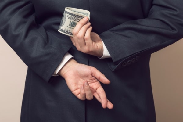 You are currently viewing Impôt sur les sociétés : quand une société paie (et déduit) des prestations « fantômes »…