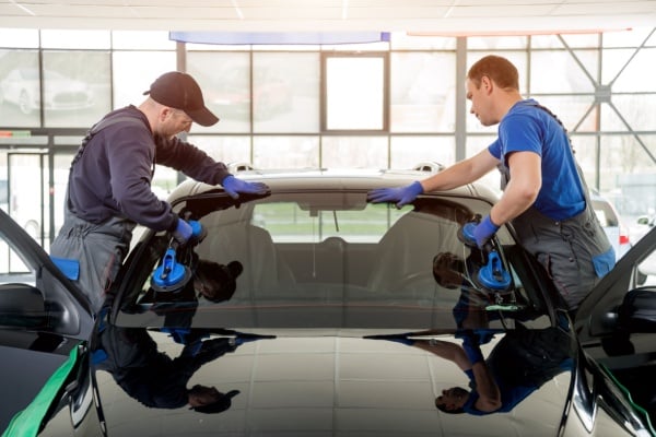 Lire la suite à propos de l’article Cadeaux offerts par les réparateurs automobiles : aux frais de l’assurance ?