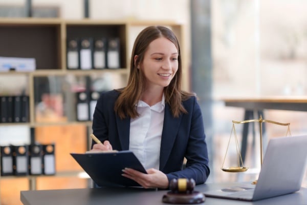 You are currently viewing Avocat : une collaboration libérale qui tourne court…