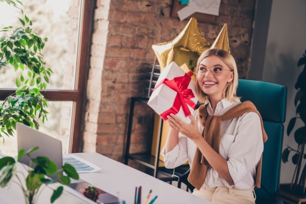 Lire la suite à propos de l’article Frais de repas, de déplacement, cadeaux d’affaires… : une déductibilité encadrée ! 
