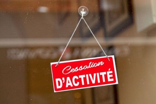 Lire la suite à propos de l’article La cessation définitive de l’activité permet-elle le licenciement d’un salarié absent ?