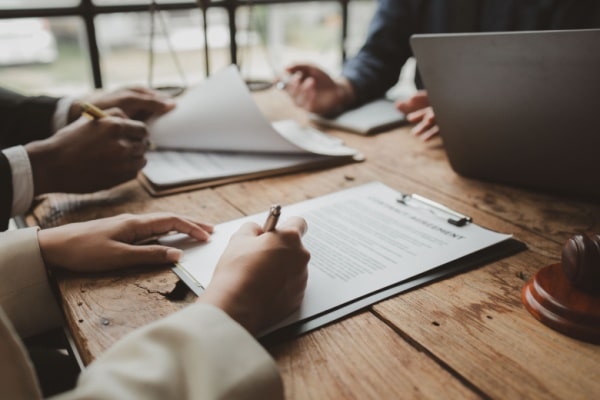 You are currently viewing Contrat de franchise : un droit d’entrée (toujours ?) fiscalement amortissable ?