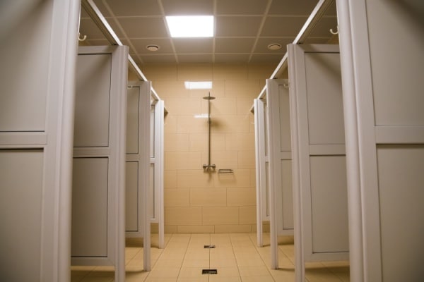Lire la suite à propos de l’article Mines et carrières et mise à disposition obligatoire de douches : pour qui et comment ?