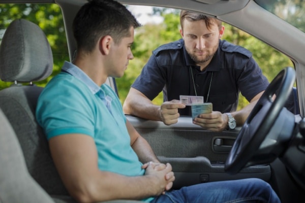 Lire la suite à propos de l’article Perte du permis de conduire du salarié itinérant : licenciement automatique ?
