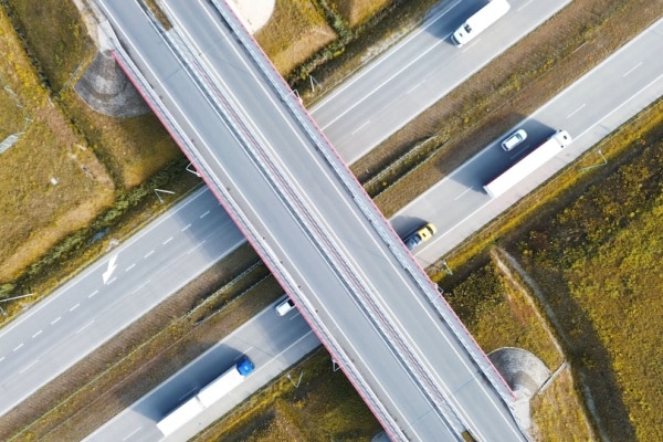 Lire la suite à propos de l’article Taxe sur la distance parcourue sur le réseau autoroutier concédé : on en sait plus !