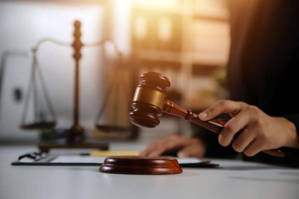 Lire la suite à propos de l’article Professionnels du droit, du chiffre et de la finance : ce qui va changer en 2025