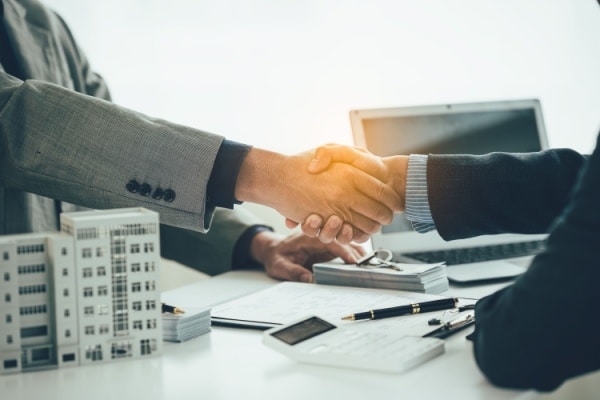 Lire la suite à propos de l’article C’est l’histoire d’un bailleur qui veut vendre tout ce qu’il a…