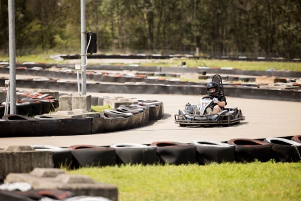 Lire la suite à propos de l’article Accès aux pistes de karting : TVA à taux réduit ?