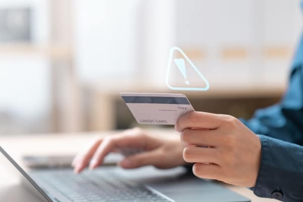 Lire la suite à propos de l’article Fraudes bancaires : recenser les anomalies pour mieux détecter les fraudes