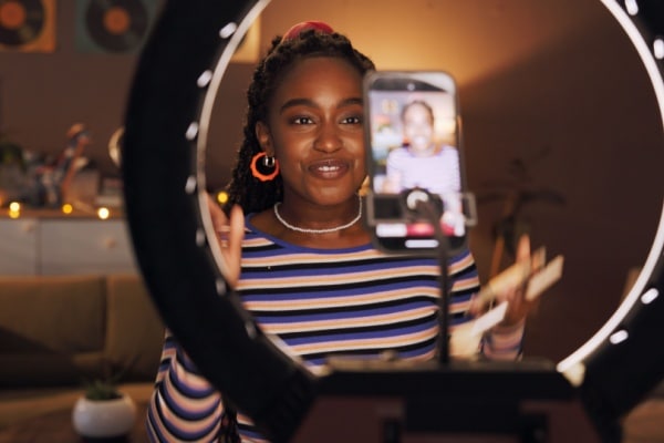 Lire la suite à propos de l’article Influenceurs : des obligations d’informations à respecter