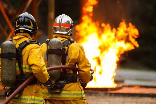 Lire la suite à propos de l’article Incendies estivaux 2026 : des mesures de soutien aux entreprises