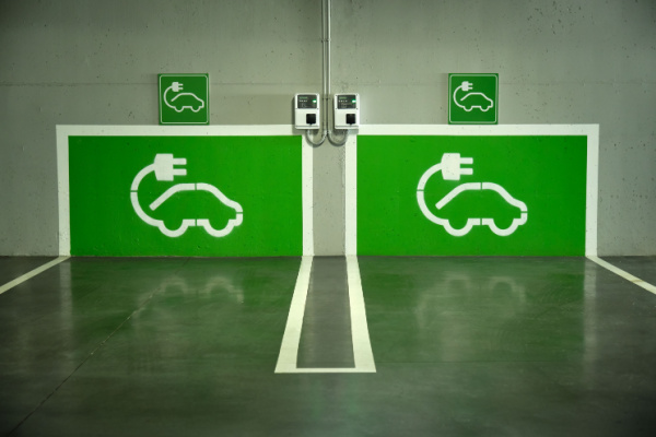 You are currently viewing Installation de bornes de recharge pour véhicules : TVA à 5,5 %… sous conditions…