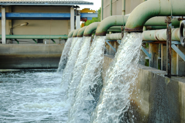 You are currently viewing Industrie : des limitations pour le puisage d’eau potable