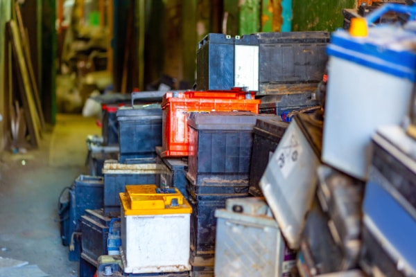 You are currently viewing Batteries en fin de vie : un enjeu environnemental important !
